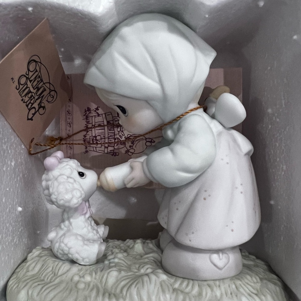 Feed my sheep Precious Moment feeding the Lamb special edition members only